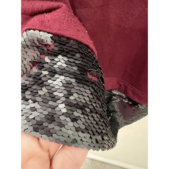 Steve Madden NYC Women's Burgundy Graphic T Shirt Top Sequined Hem XL - Picture 7 of 9